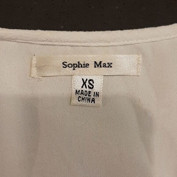 Sophie Max White Dress with Sleeves - Picture 4 of 7